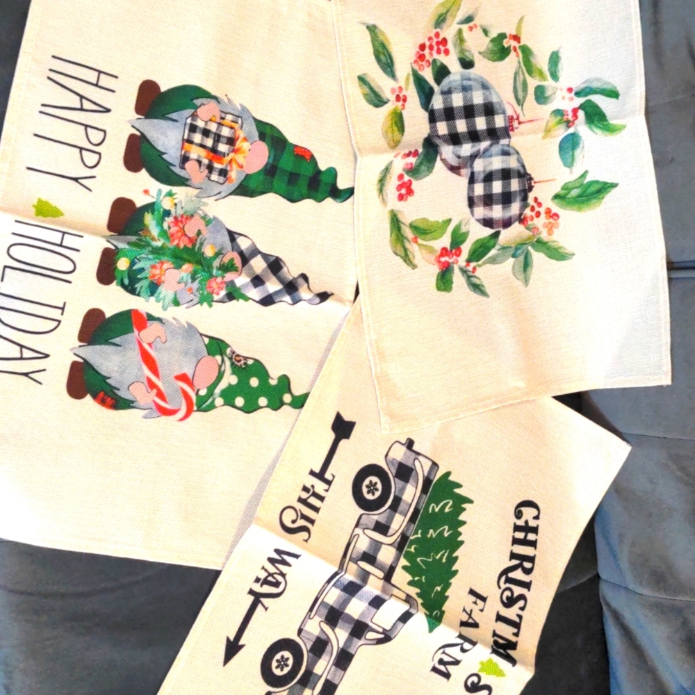 3 -ALMOST- BRAND NEW Holiday Placemats!